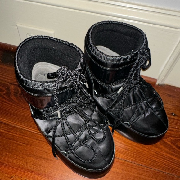 Moon Boot Black Snow Boot - Picture 3 of 5